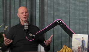 Elmer met Janneke van der Meulen in gesprek over volwassenheid